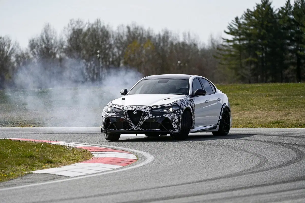 Chi ha comprato le 500 Alfa Giulia GTA e GTAm? Qualcuno anche in Cina e Giappone (15)