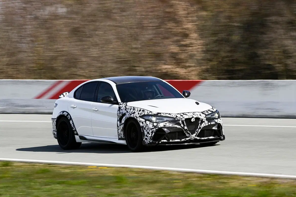 Chi ha comprato le 500 Alfa Giulia GTA e GTAm? Qualcuno anche in Cina e Giappone (19)
