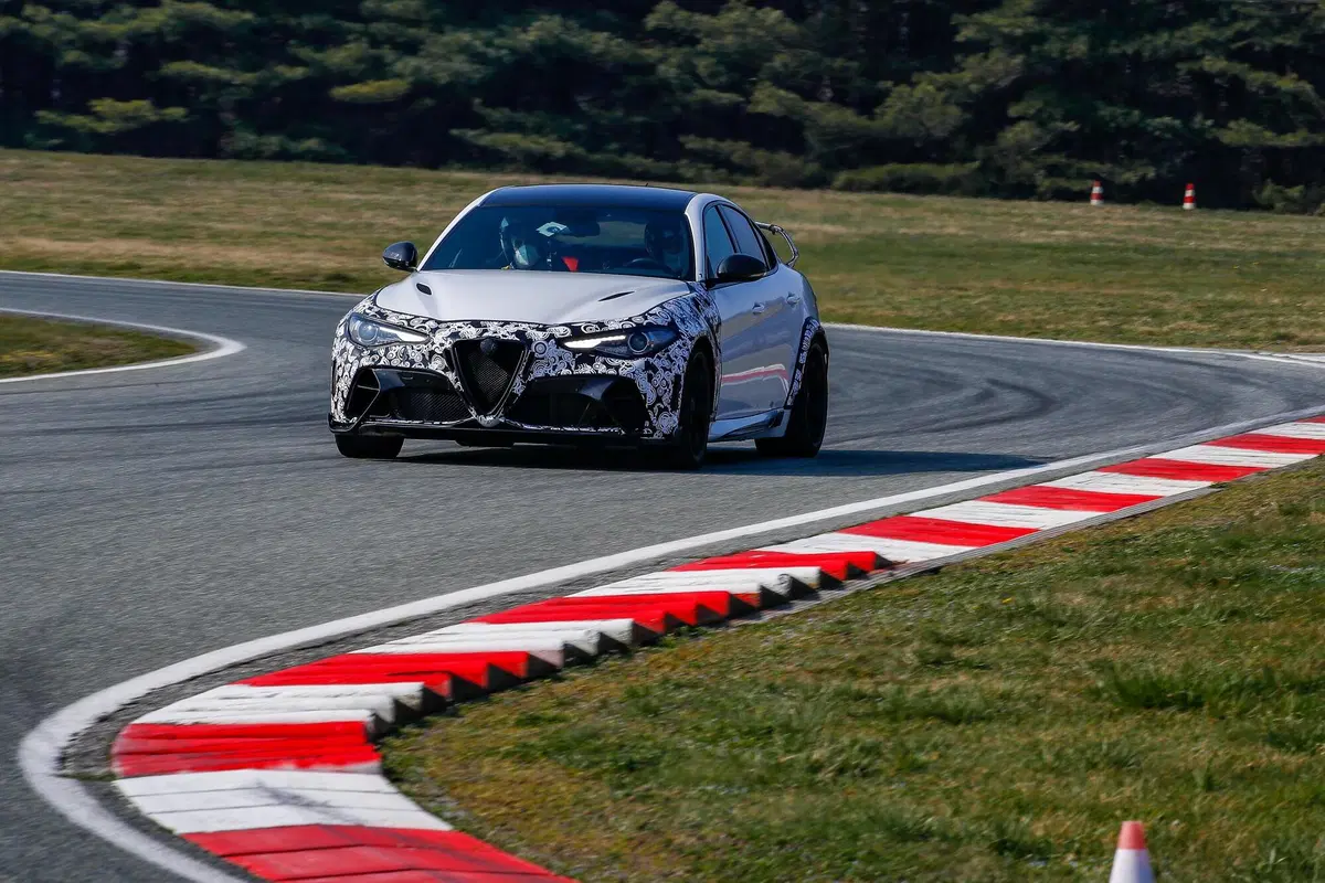 Chi ha comprato le 500 Alfa Giulia GTA e GTAm? Qualcuno anche in Cina e Giappone (22)