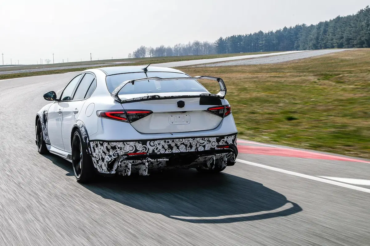 Chi ha comprato le 500 Alfa Giulia GTA e GTAm? Qualcuno anche in Cina e Giappone (35)
