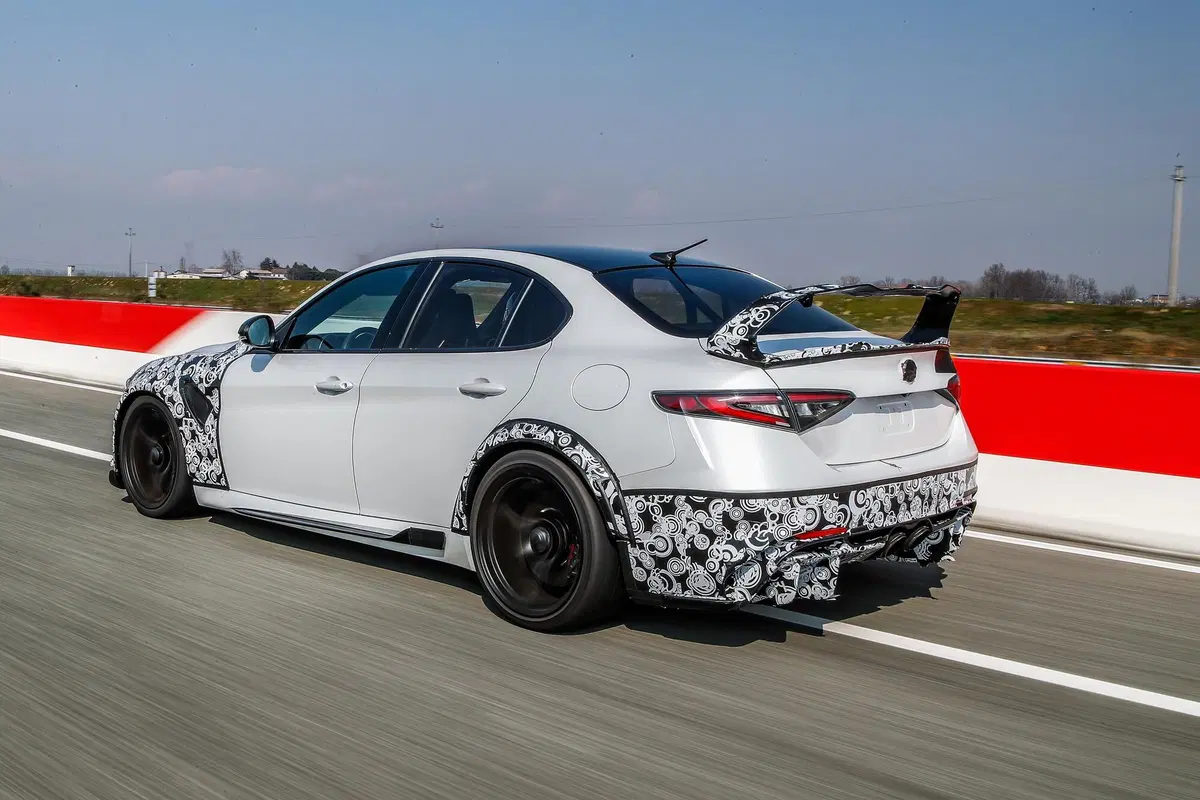 Chi ha comprato le 500 Alfa Giulia GTA e GTAm? Qualcuno anche in Cina e Giappone (38)