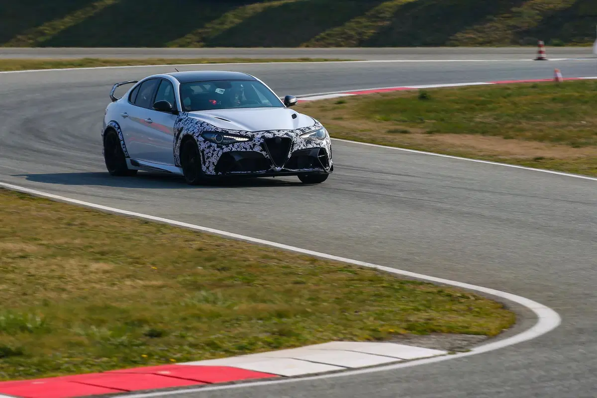 Chi ha comprato le 500 Alfa Giulia GTA e GTAm? Qualcuno anche in Cina e Giappone (46)
