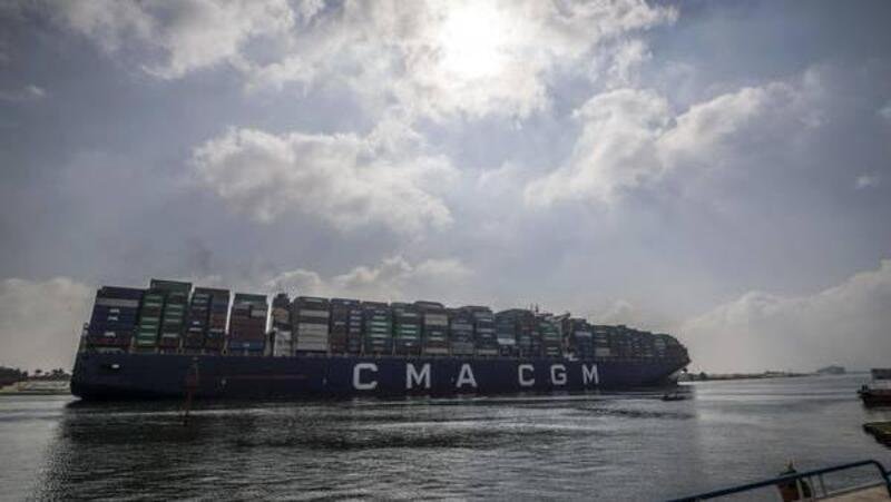 Il traverso che non ci piace: il cargo nel Canale di Suez &egrave; un guaio per tutti [FOTO e VIDEO]