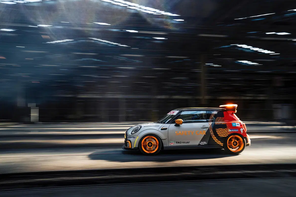 Formula E, Mini Electric Pacesetter è la nuova Safety Car (2)