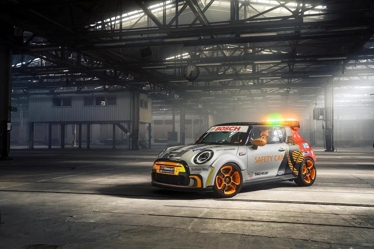 Formula E, Mini Electric Pacesetter è la nuova Safety Car (6)