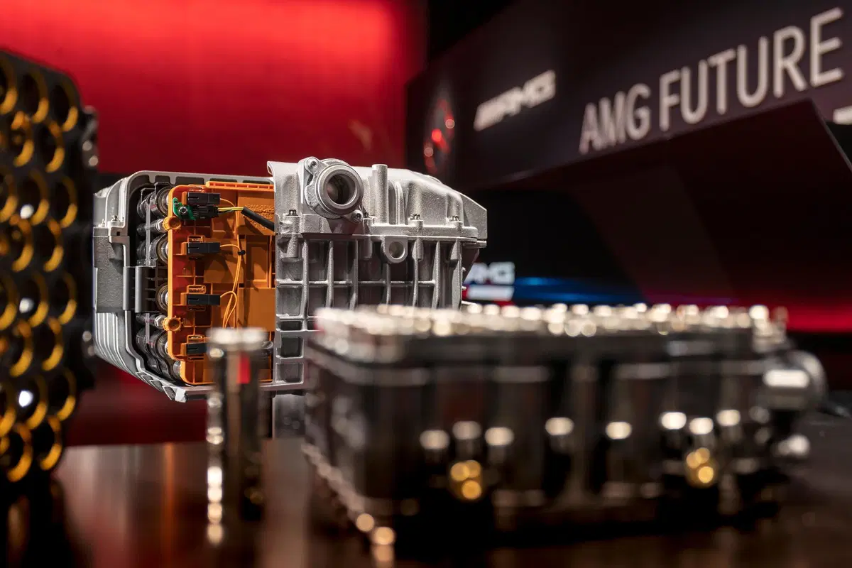 AMG ePerformance: i nuovi motori elettrificati Mercedes fanno paura [4 e 8 cilindri PHEV] (2)