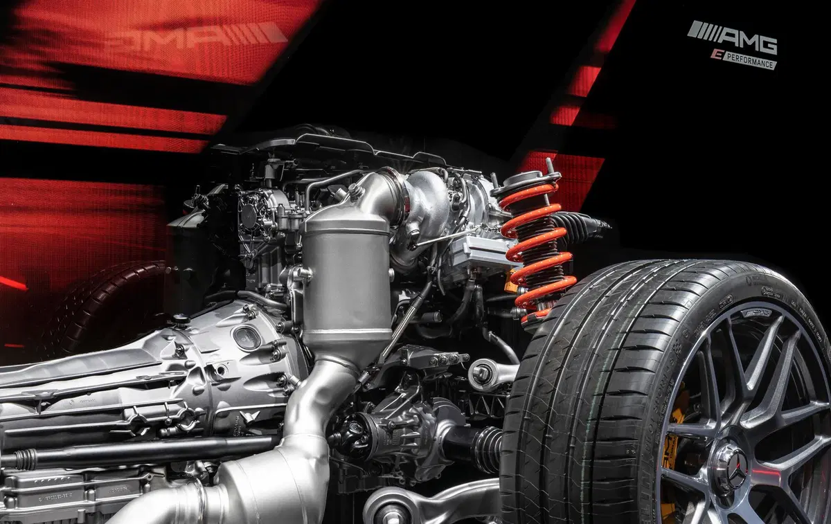 AMG ePerformance: i nuovi motori elettrificati Mercedes fanno paura [4 e 8 cilindri PHEV] (3)