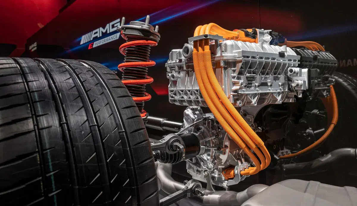 AMG ePerformance: i nuovi motori elettrificati Mercedes fanno paura [4 e 8 cilindri PHEV] (4)