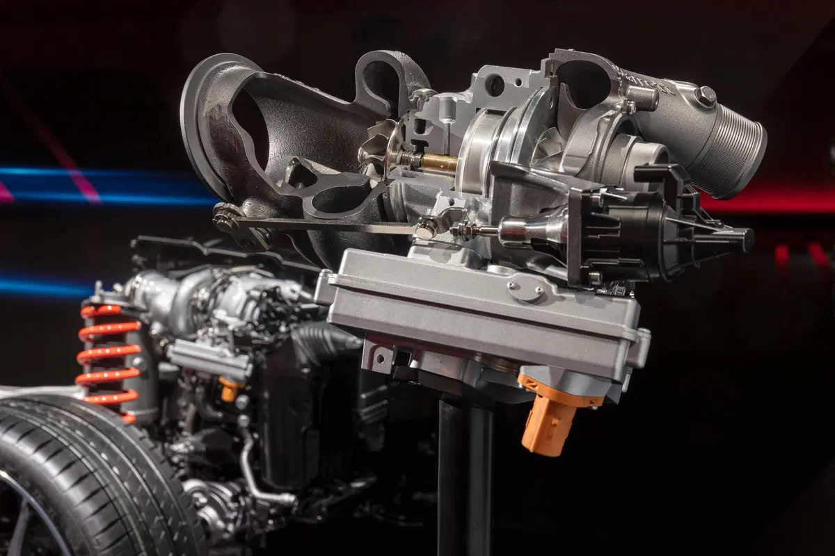 AMG ePerformance: i nuovi motori elettrificati Mercedes fanno paura [4 e 8 cilindri PHEV] (8)
