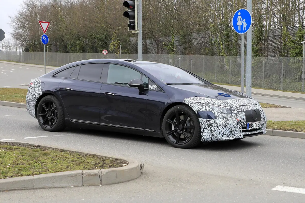 Mercedes EQS, le foto spia della berlina elettrica (5)