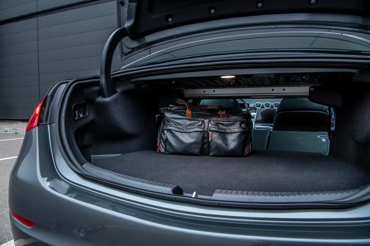 Mercedes Classe C W206 PHEV: la nuova reginetta delle berline con 313CV e 100 Km EV da sfruttare (3)
