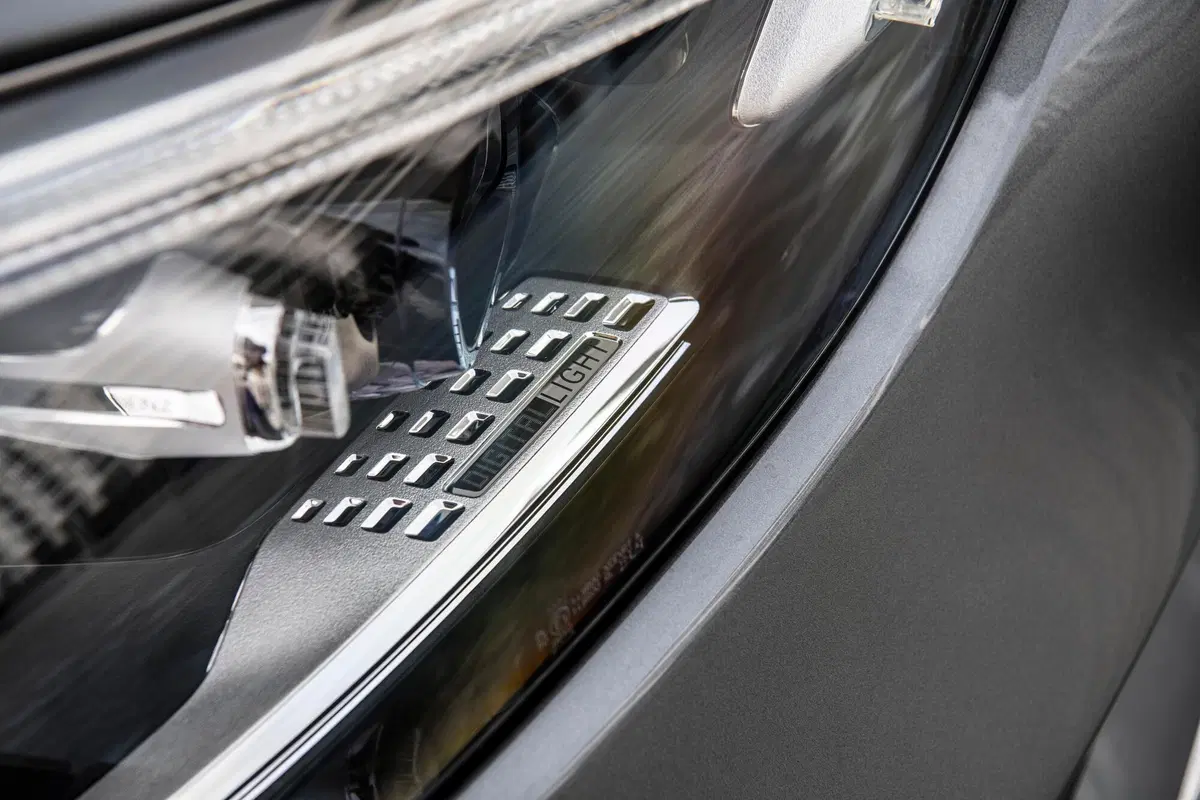 Mercedes Classe C W206 PHEV: la nuova reginetta delle berline con 313CV e 100 Km EV da sfruttare (8)