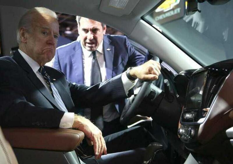 Biden rilancia l&rsquo;America con le auto elettriche: investimenti per 174 miliardi di dollari