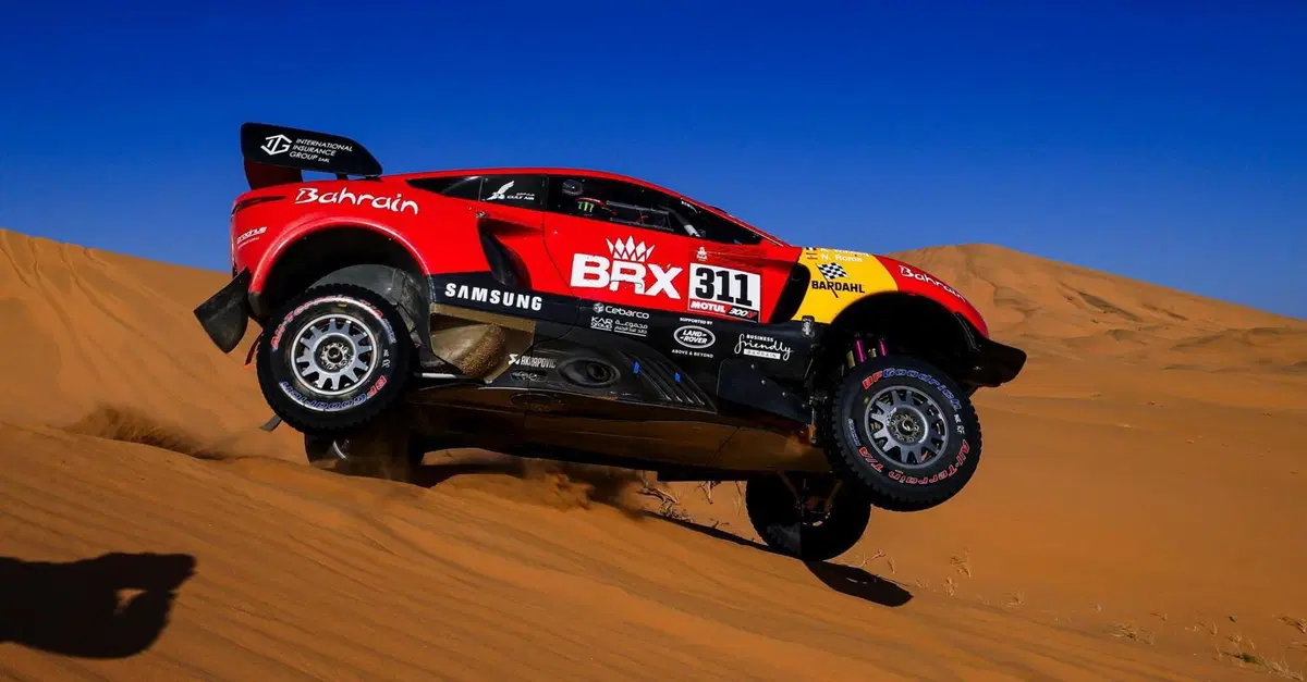 Prodrive Hunter &ldquo;Strada&rdquo;, la &ldquo;Ferrari del Deserto&rdquo;. Dai, non scherziamo!