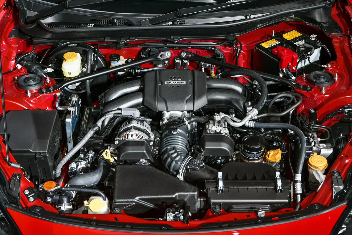 Toyota GR 86, l'erede della GT 86 arriva in autunno (6)