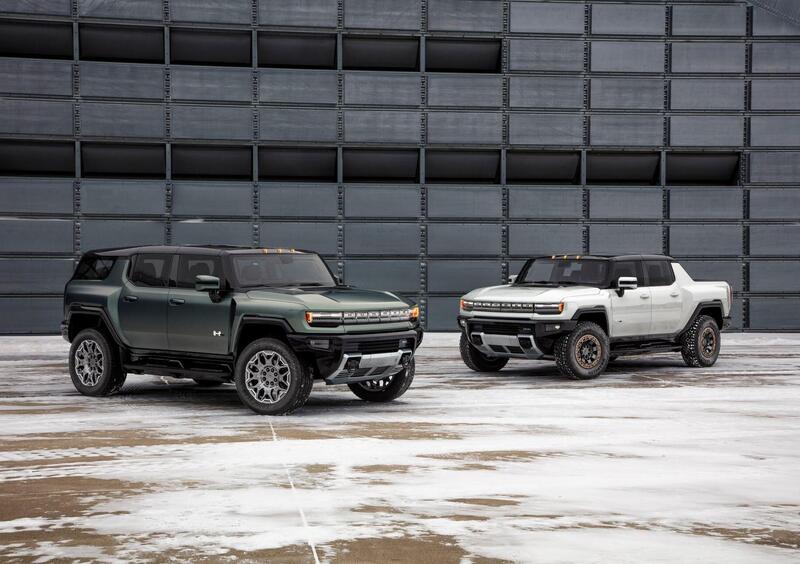 GMC Hummer EV SUV, tre motori elettrici ed 830 CV per il colosso del fuoristrada