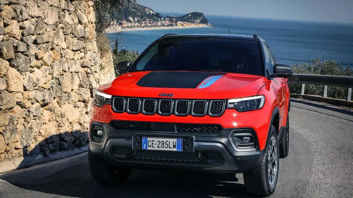 Jeep Compass 2021 | Restyling, diesel, benzina e plug-in hybrid. Da 29.850 euro (7)