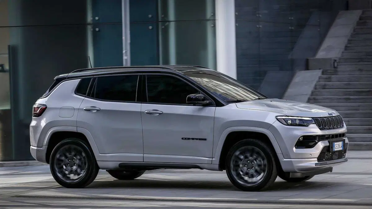 Jeep Compass 2021 | Restyling, diesel, benzina e plug-in hybrid. Da 29.850 euro (2)