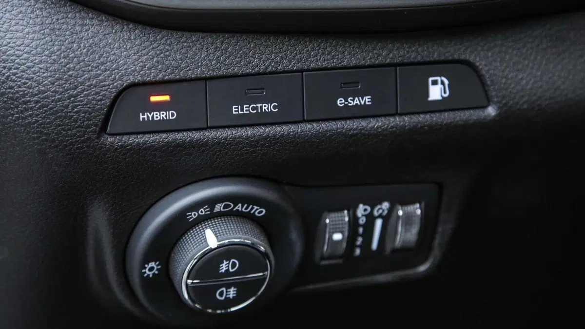 Jeep Compass 2021 | Restyling, diesel, benzina e plug-in hybrid. Da 29.850 euro (12)