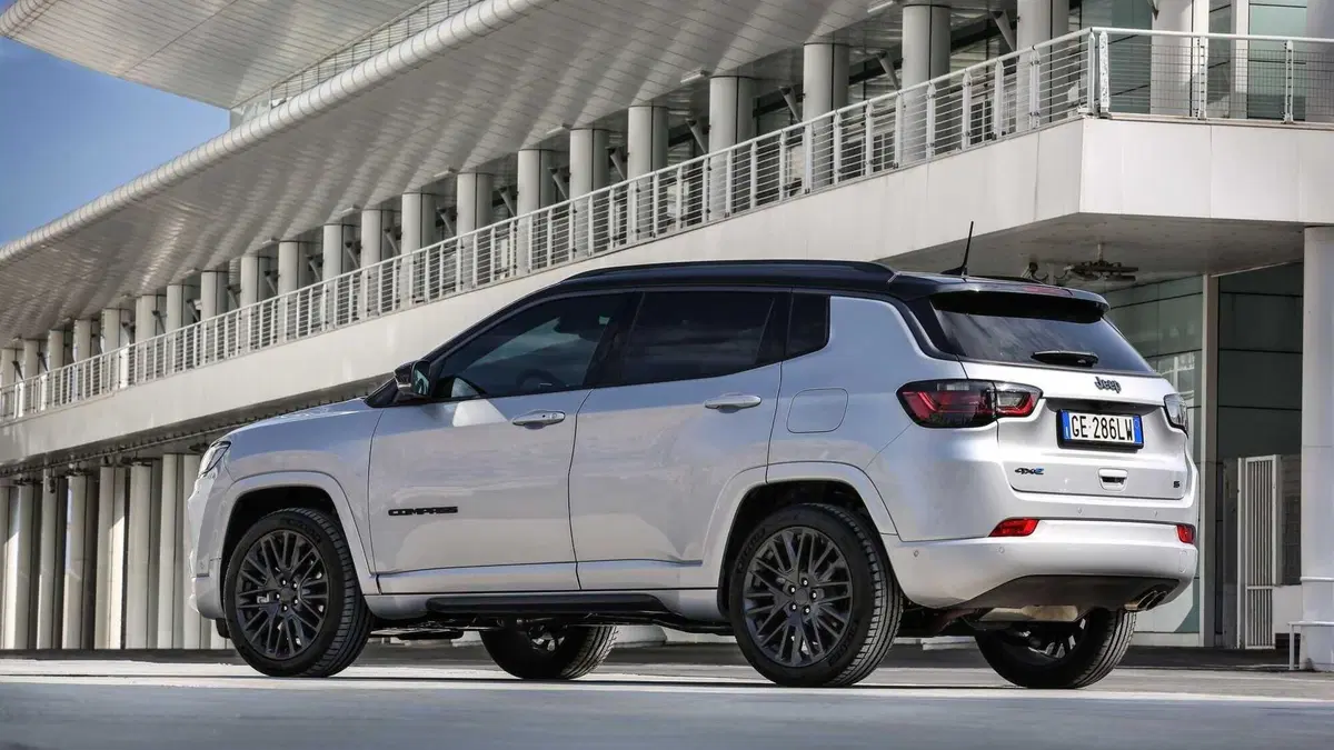 Jeep Compass 2021 | Restyling, diesel, benzina e plug-in hybrid. Da 29.850 euro (3)