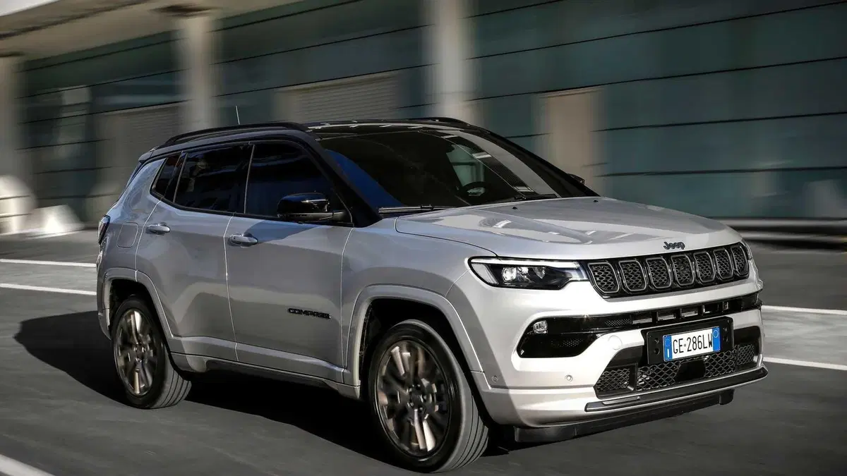 Jeep Compass 2021 | Restyling, diesel, benzina e plug-in hybrid. Da 29.850 euro (5)