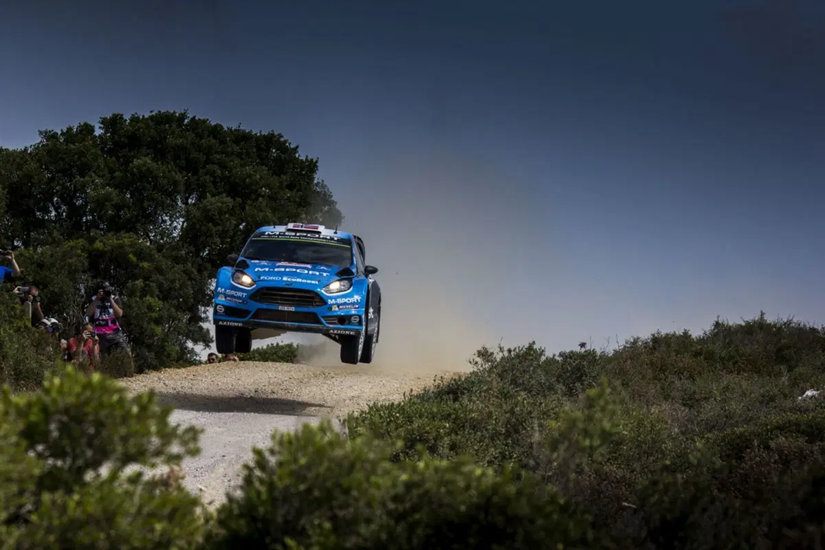 WRC16 Sardegna Italia, Marziani in Paradiso. Inizia Ogier (VW) (10)