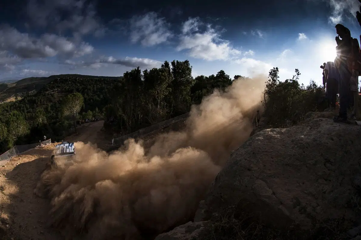 WRC16 Sardegna Italia, Marziani in Paradiso. Inizia Ogier (VW) (11)