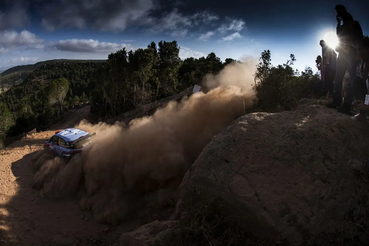 WRC16 Sardegna Italia, Marziani in Paradiso. Inizia Ogier (VW) (13)