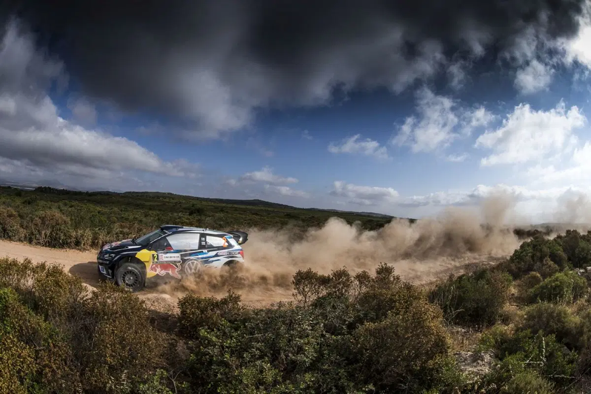 WRC16 Sardegna Italia, Marziani in Paradiso. Inizia Ogier (VW) (14)