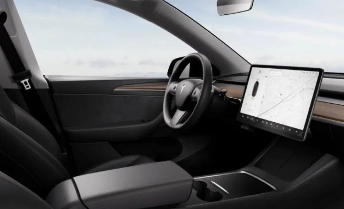 Tesla Model Y Long Range Dual Motor awd (29)