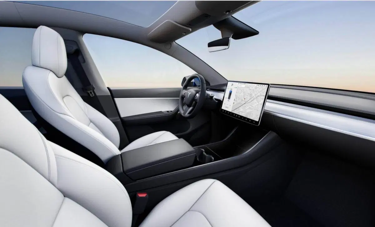 Tesla Model Y Long Range Dual Motor awd (30)