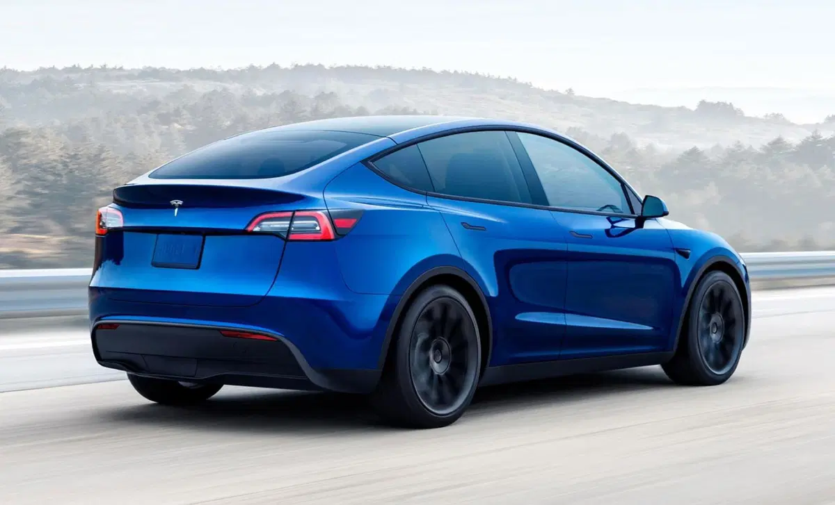 Tesla Model Y Long Range Dual Motor awd (24)