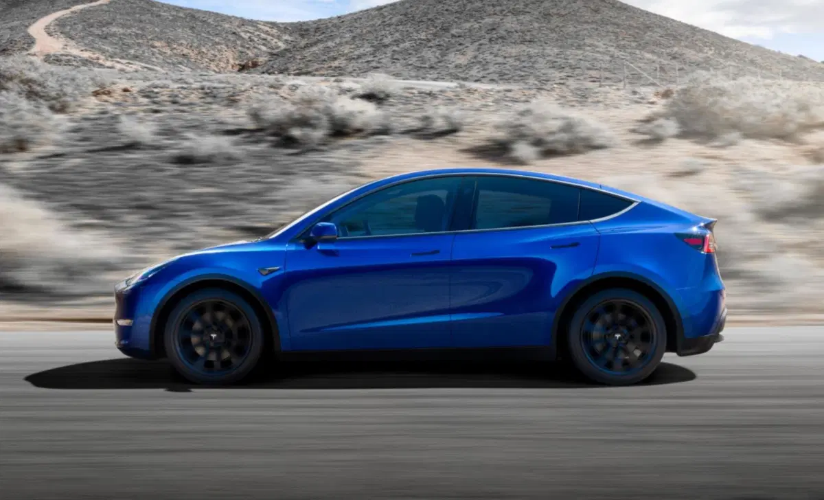 Tesla Model Y Long Range Dual Motor awd (22)