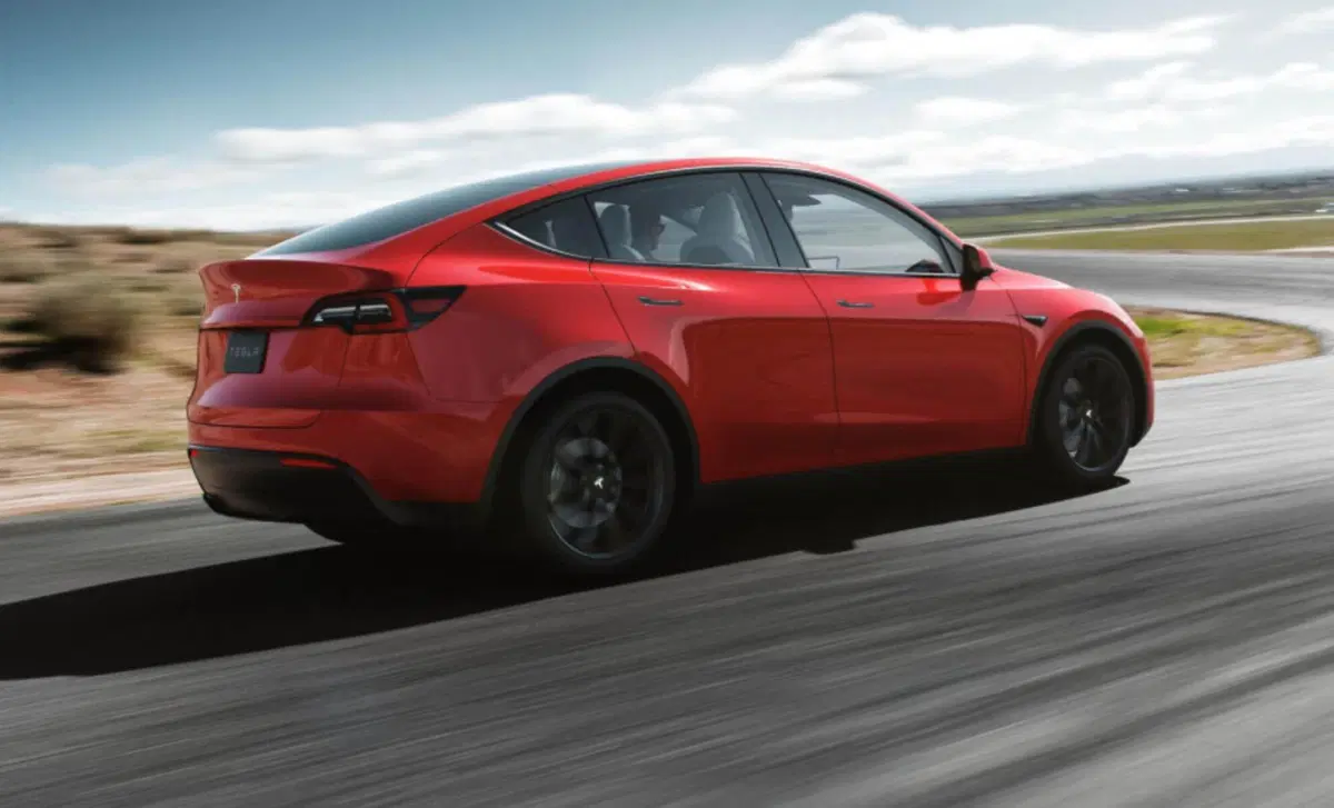 Tesla Model Y Long Range Dual Motor awd (27)