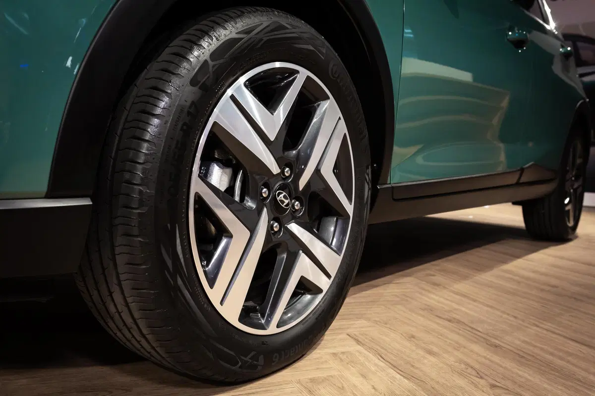 E' arrivato in Italia il nuovo piccolo SUV Hyundai, Bayon: costerà meno Kona [video]