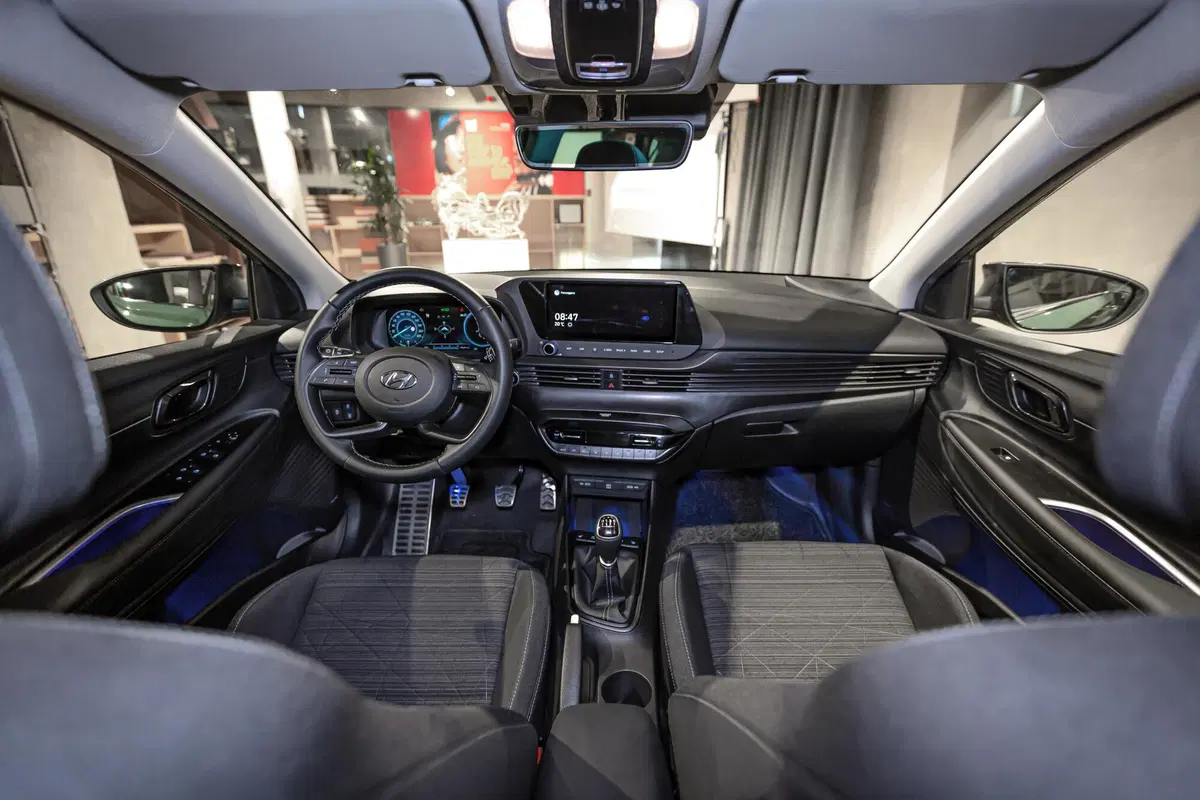 E' arrivato in Italia il nuovo piccolo SUV Hyundai, Bayon: costerà meno Kona [video] (9)
