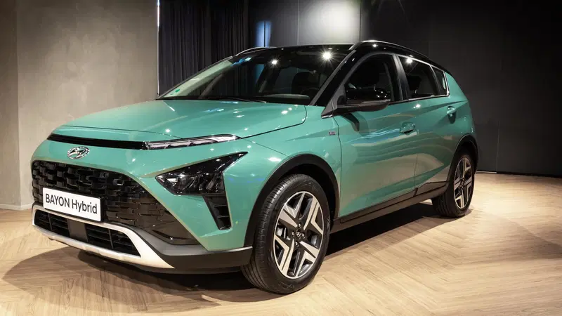 E' arrivato in Italia il nuovo piccolo SUV Hyundai, Bayon: costa meno di Kona [video]