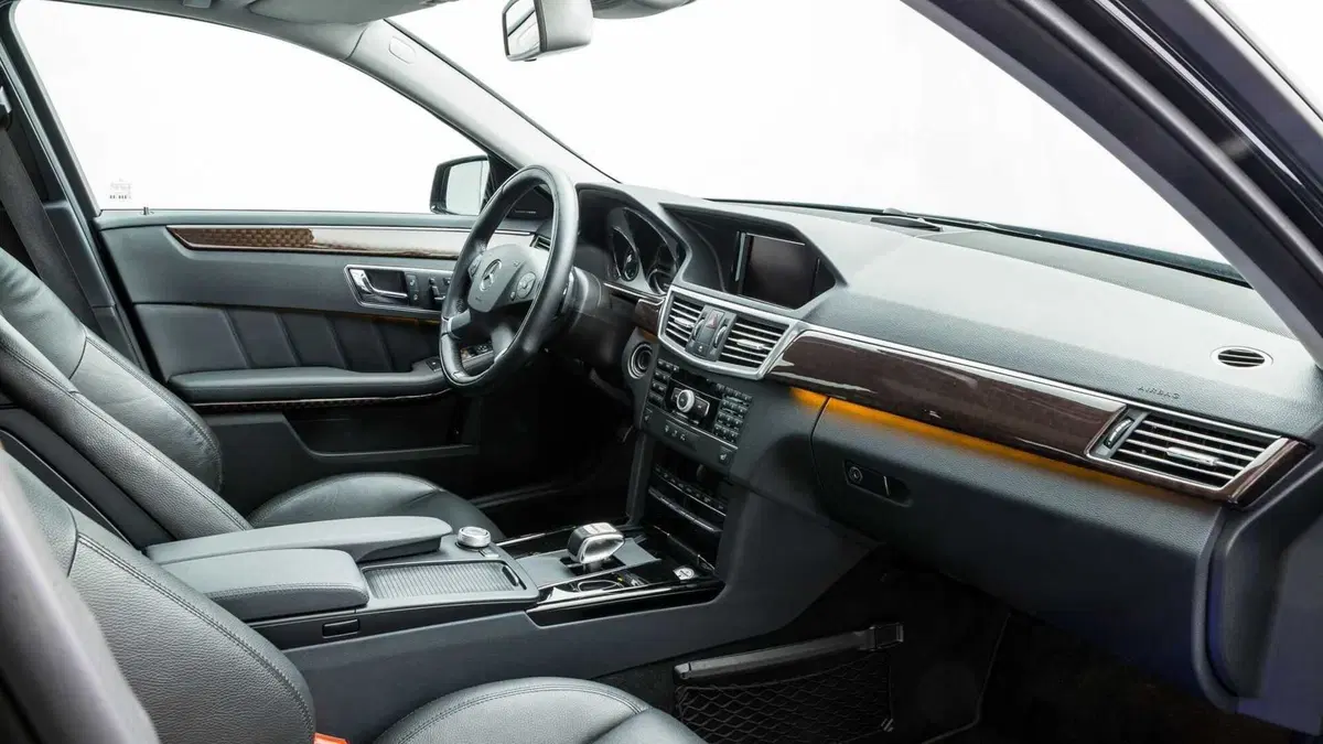 Brabus 800 E V12: la berlina più veloce del mondo è in vendita (2)