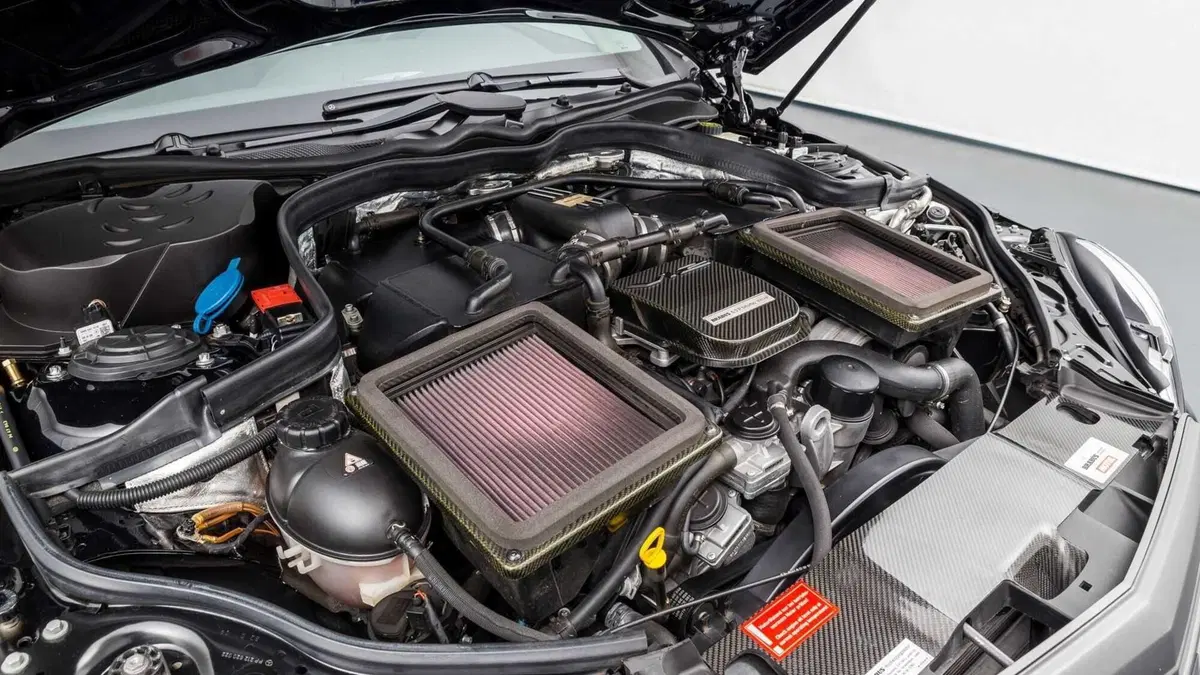Brabus 800 E V12: la berlina più veloce del mondo è in vendita (3)