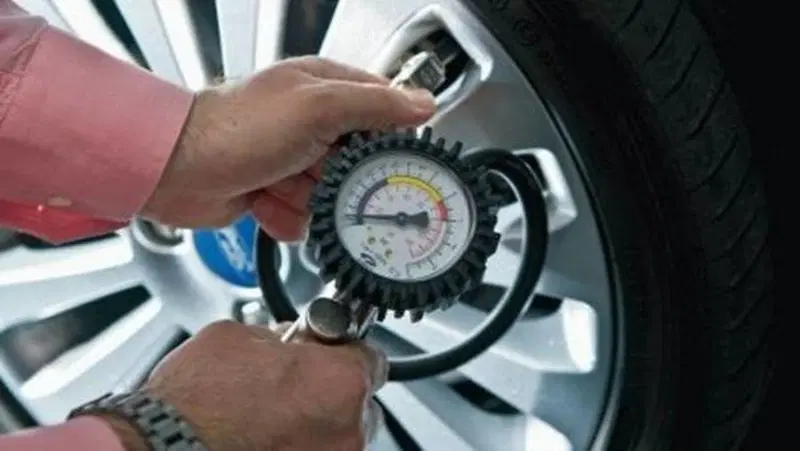 Cambio gomme auto, 15 aprile: chi lo deve fare e cosa succede con pneumatici invernali d'estate