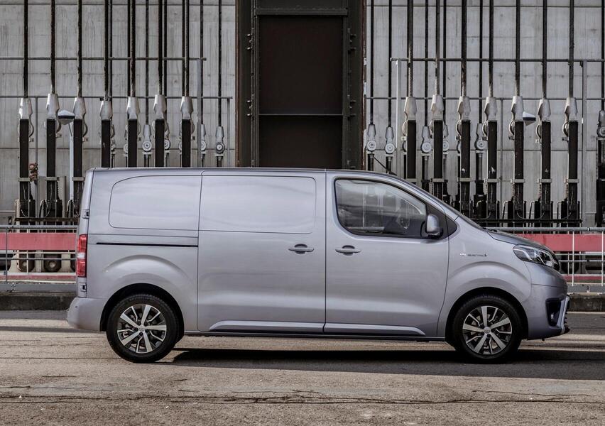 Toyota Proace - Catalogo e listino prezzi Toyota Proace - Automoto.it