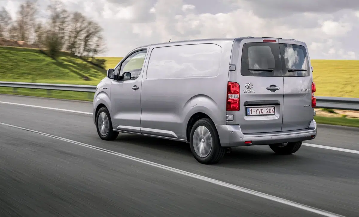 Toyota Proace Electric 75kWh PL-TN Furgone Short 4p. 10q Comfort (4)