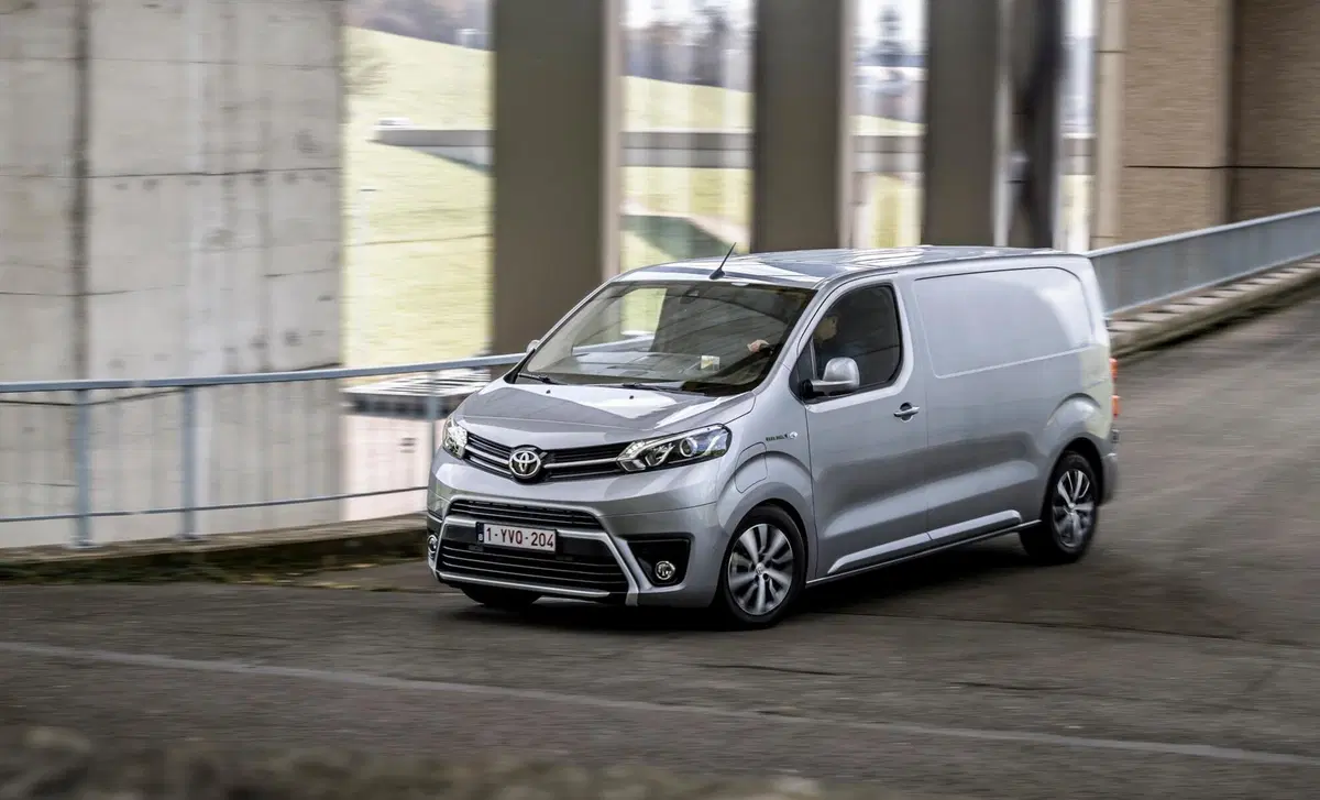 Toyota Proace Electric 75kWh PL-TN Furgone Short 4p. 10q Comfort (5)