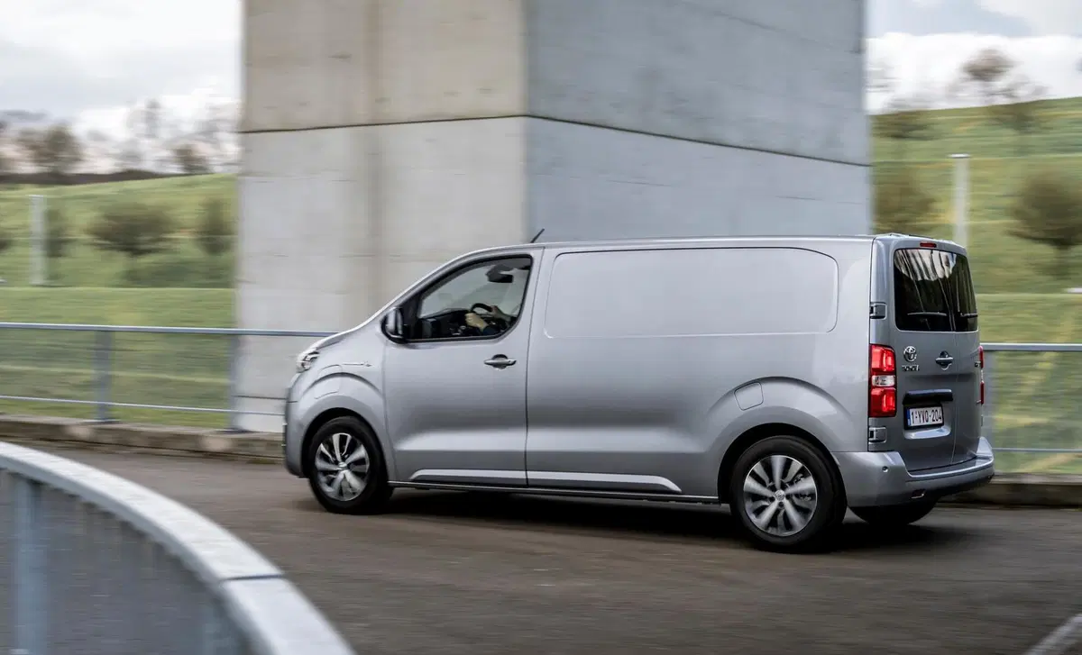 Toyota Proace Electric 75kWh PL-TN Furgone Short 4p. 10q Comfort (7)