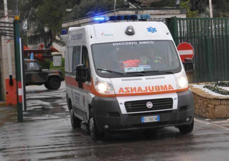 Padova, contro il guardrail in tangenziale. Grave 25enne