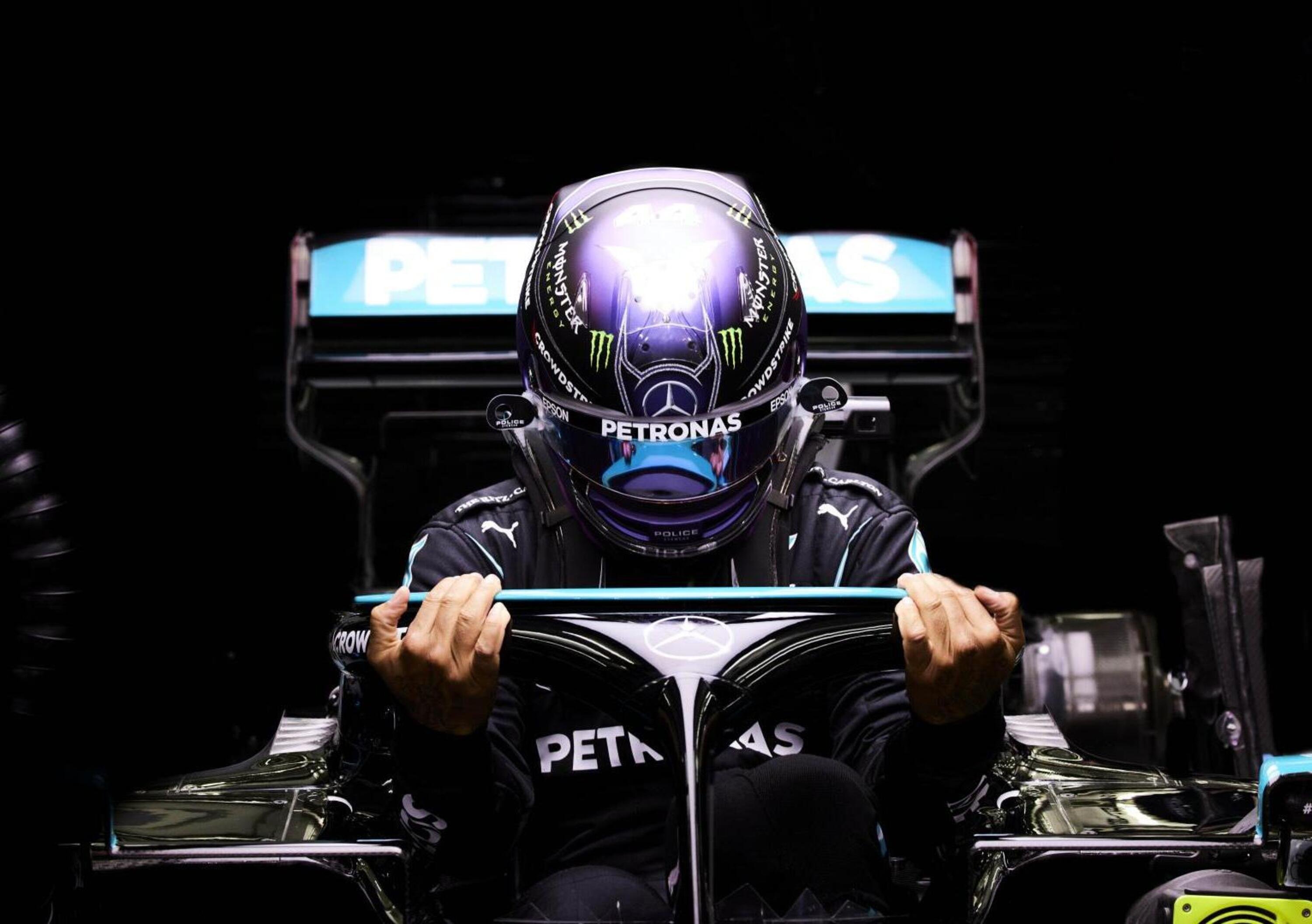 F1. Vuoi vedere che alla fine Lewis Hamilton ci guadagna da una Mercedes vulnerabile?