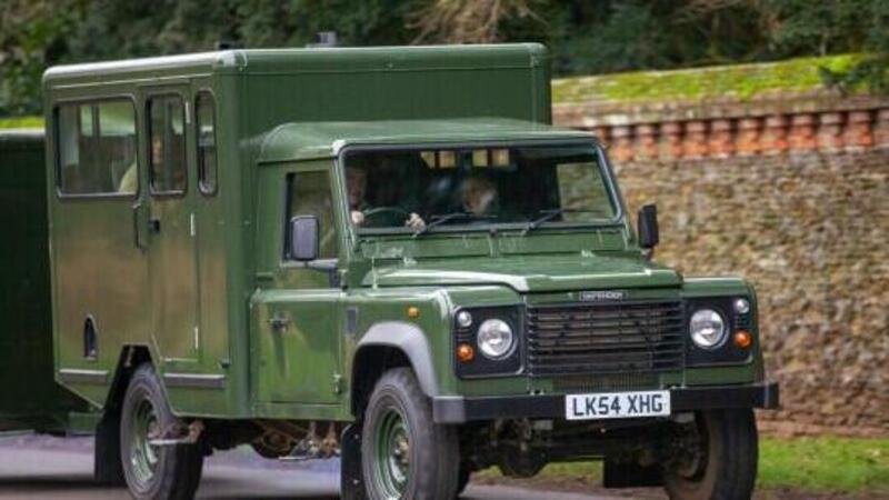 Il carro funebre del Principe Filippo &egrave; un Land Rover costruito secondo le sue direttive