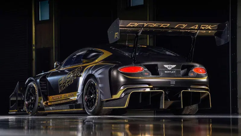 Il posteriore esagerato della Bentley Continental GT3 Pikes Peak.