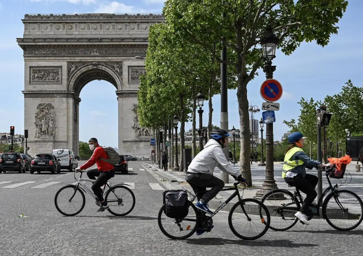 Francia, buono da 2.500&euro; per l&rsquo;acquisto di una e-bike a chi rottama l'auto