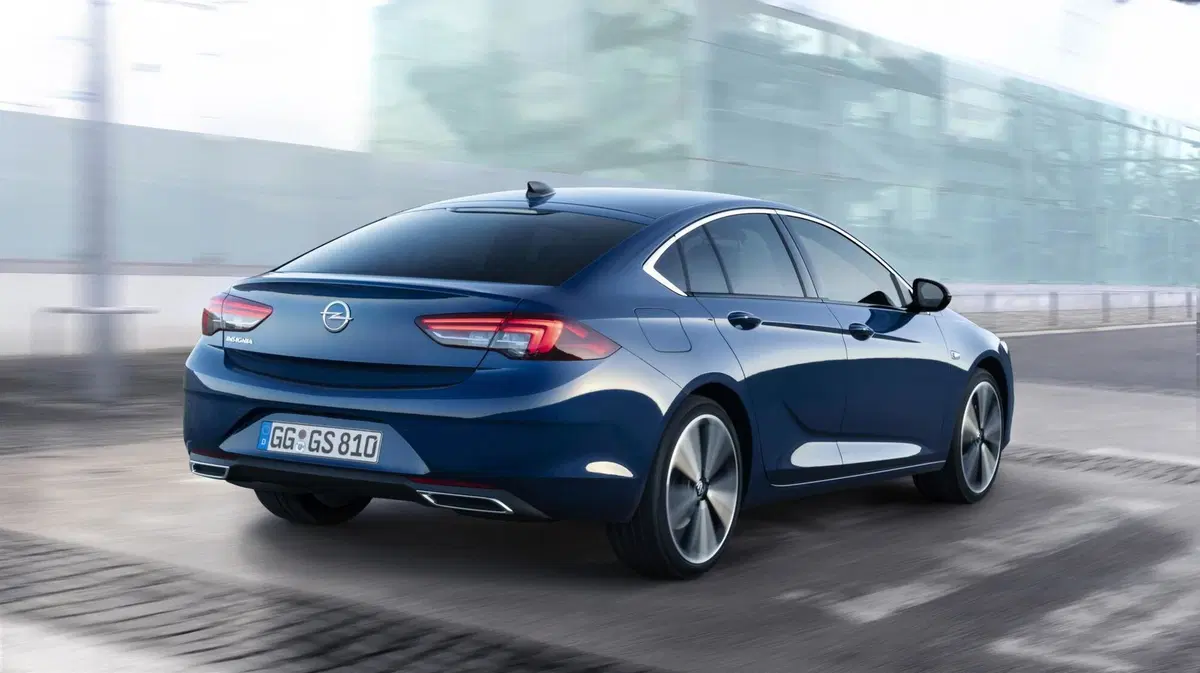 Opel Insignia 2.0 BiTurbo CDTI S&S AWD aut. Grand Sport GSi (14)